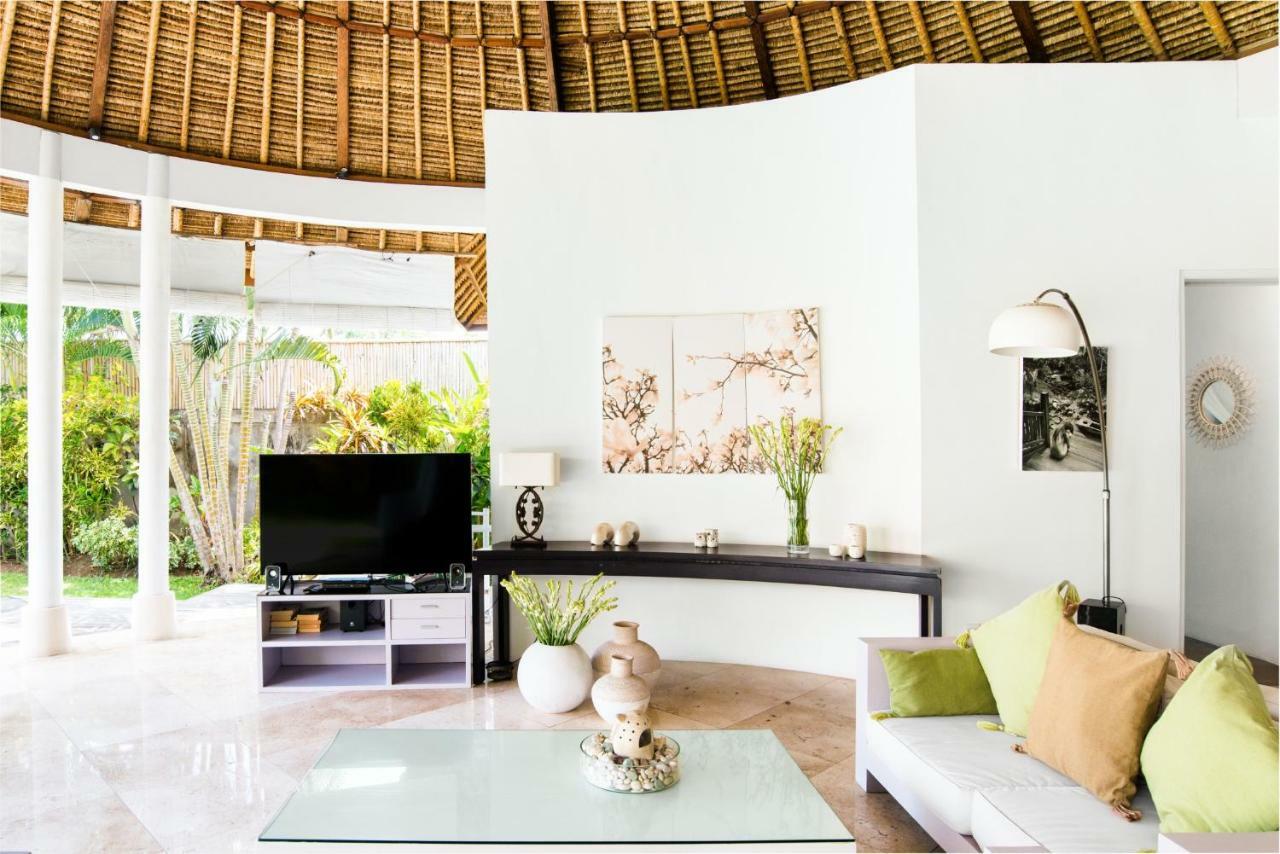 Villa Bliss A Paradise Of Three Independent Villas Canggu Exteriör bild
