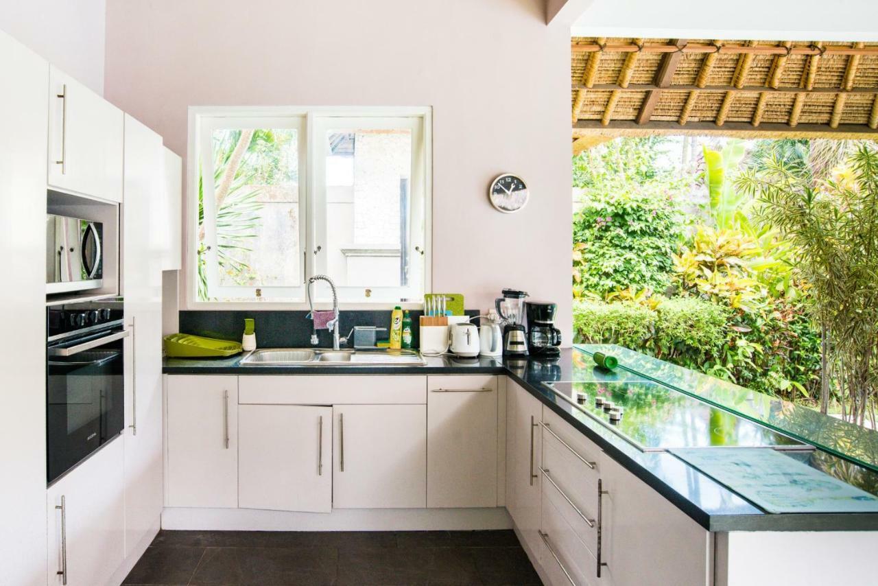 Villa Bliss A Paradise Of Three Independent Villas Canggu Exteriör bild