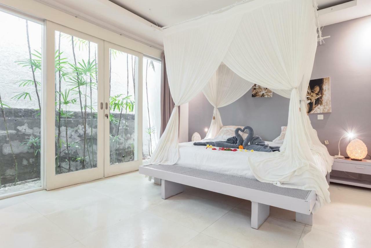 Villa Bliss A Paradise Of Three Independent Villas Canggu Exteriör bild