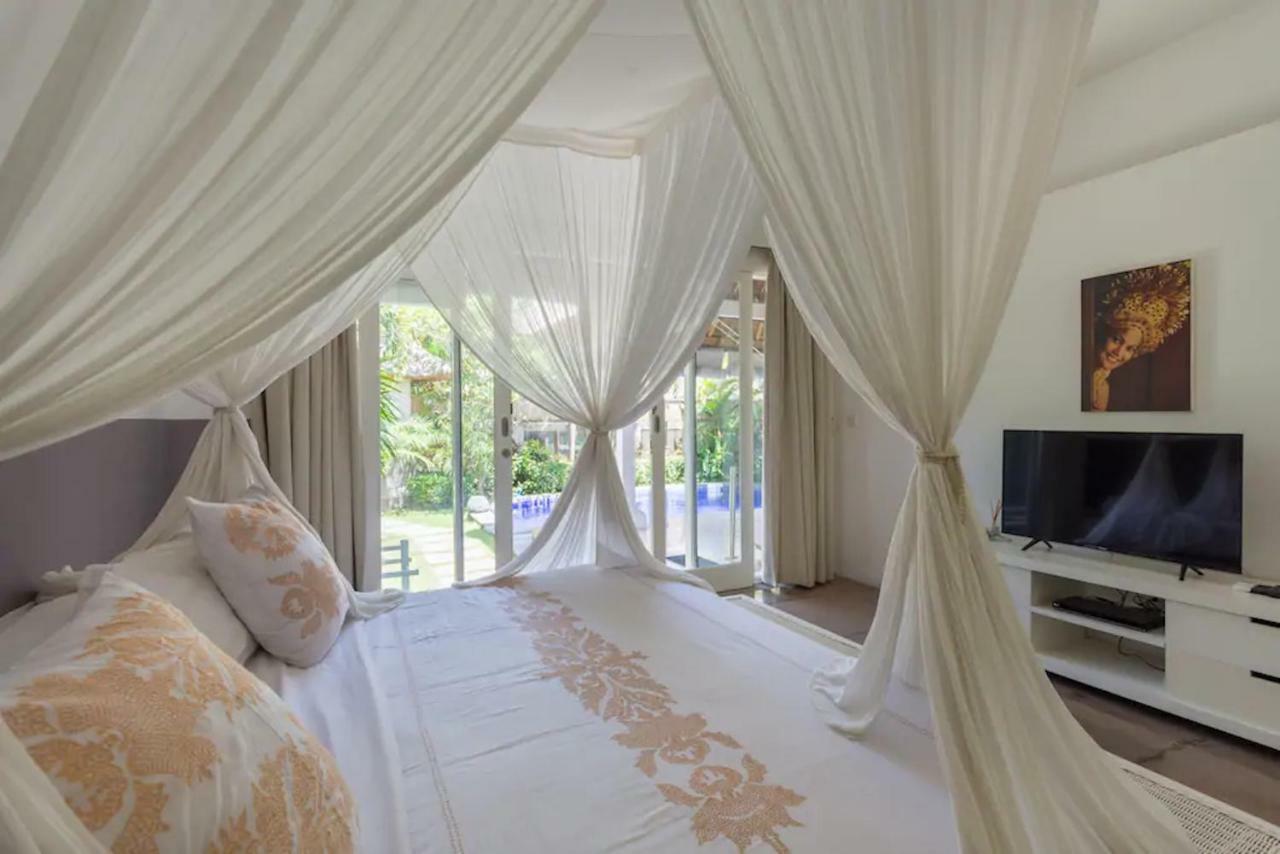Villa Bliss A Paradise Of Three Independent Villas Canggu Exteriör bild