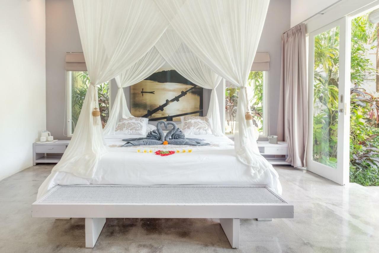 Villa Bliss A Paradise Of Three Independent Villas Canggu Exteriör bild